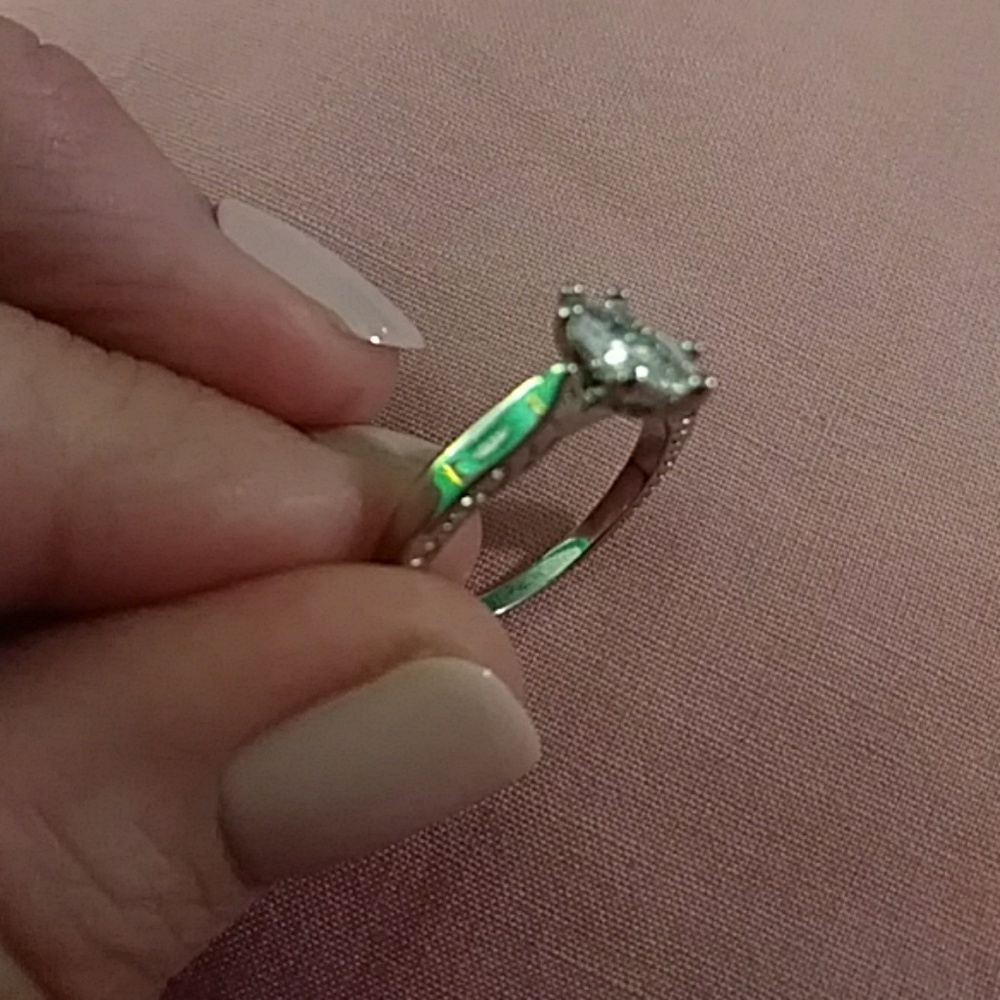 sapphire whit engagement ring - Picture 4 of 4